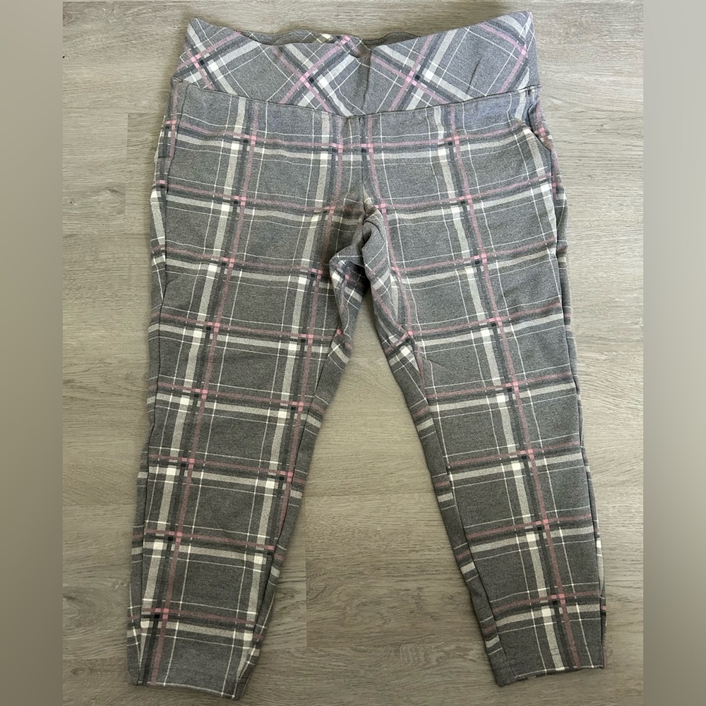 Torrid Plaid Cropped Pixie Leggings Size 1